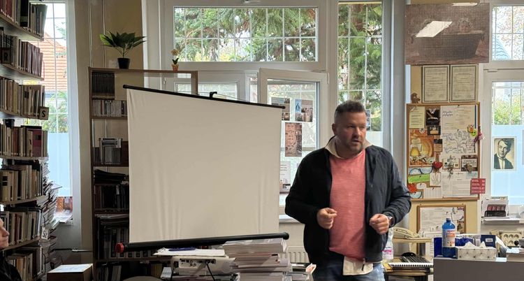 13.E hírmondó: Bándli Tibor