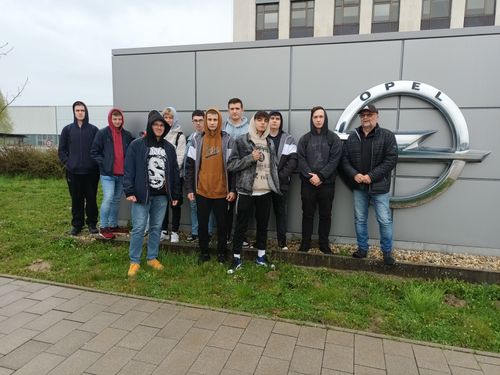 opel_gyarlatogatas_003.jpg